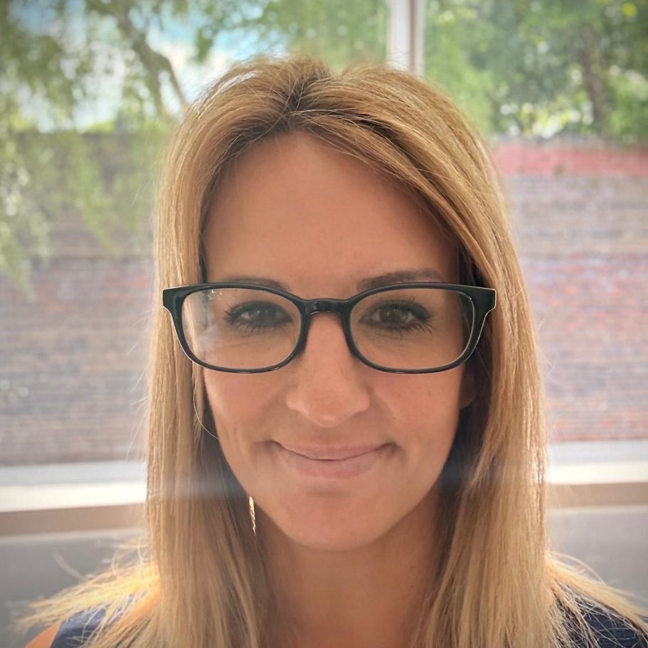 Portrait of Dr Victoria Crooks, Founder | Clinical Psychologist